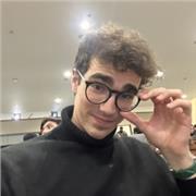 Diplomato al Liceo Classico con Certificazione di Latino offre lezioni di Latino e Greco per studenti delle superiori